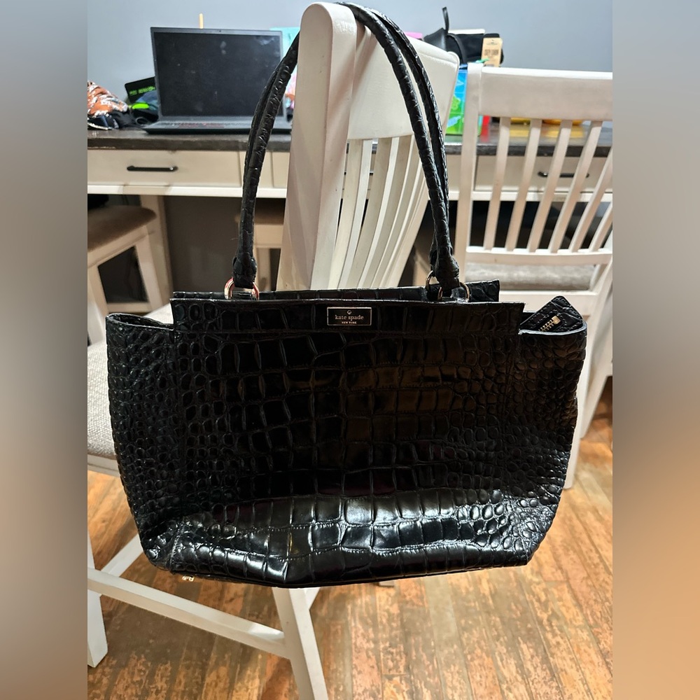 Kate Spade Elegant Black Crocodile-Embossed Handbag - Picture 2 of 15